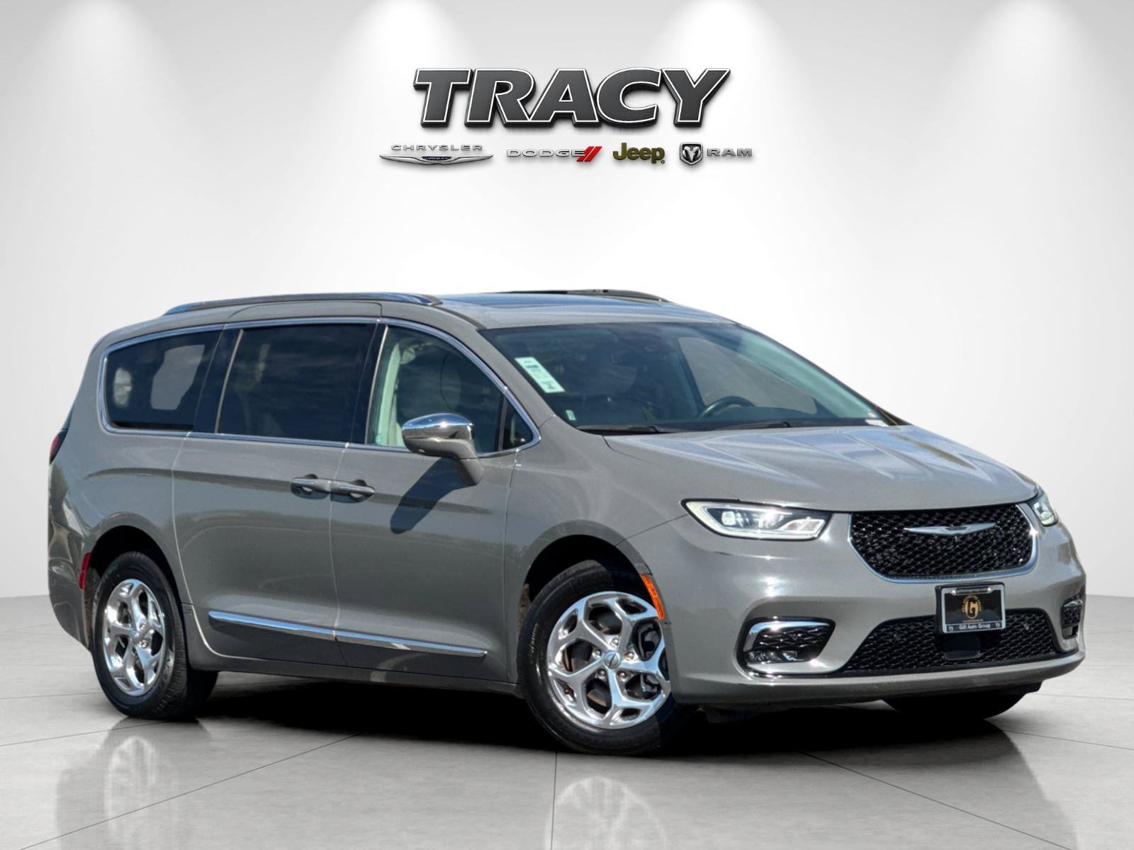 Used 2021 Chrysler Pacifica Limited w/ Premium & Safety Sphere Group AWD/4WD image 2