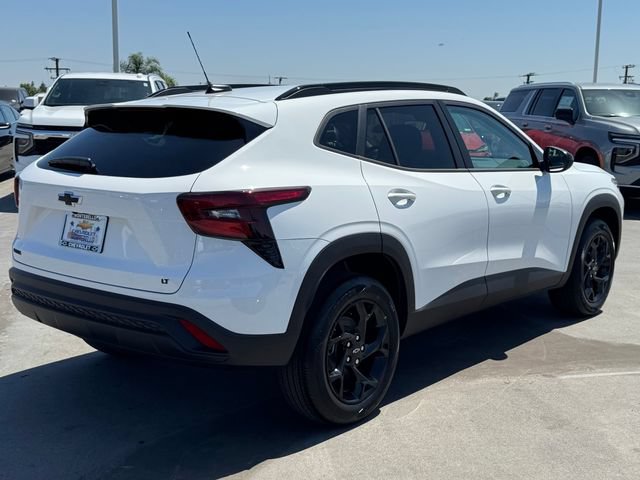 New 2026 Chevrolet Trax LT w/ Midnight Edition FWD image 5