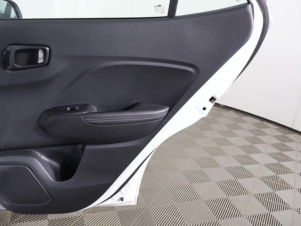 Certified 2024 Hyundai Venue Limited FWD image 22