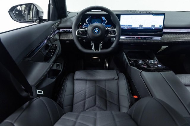 New 2027 BMW 550e xDrive w/ Executive Package AWD/4WD image 4