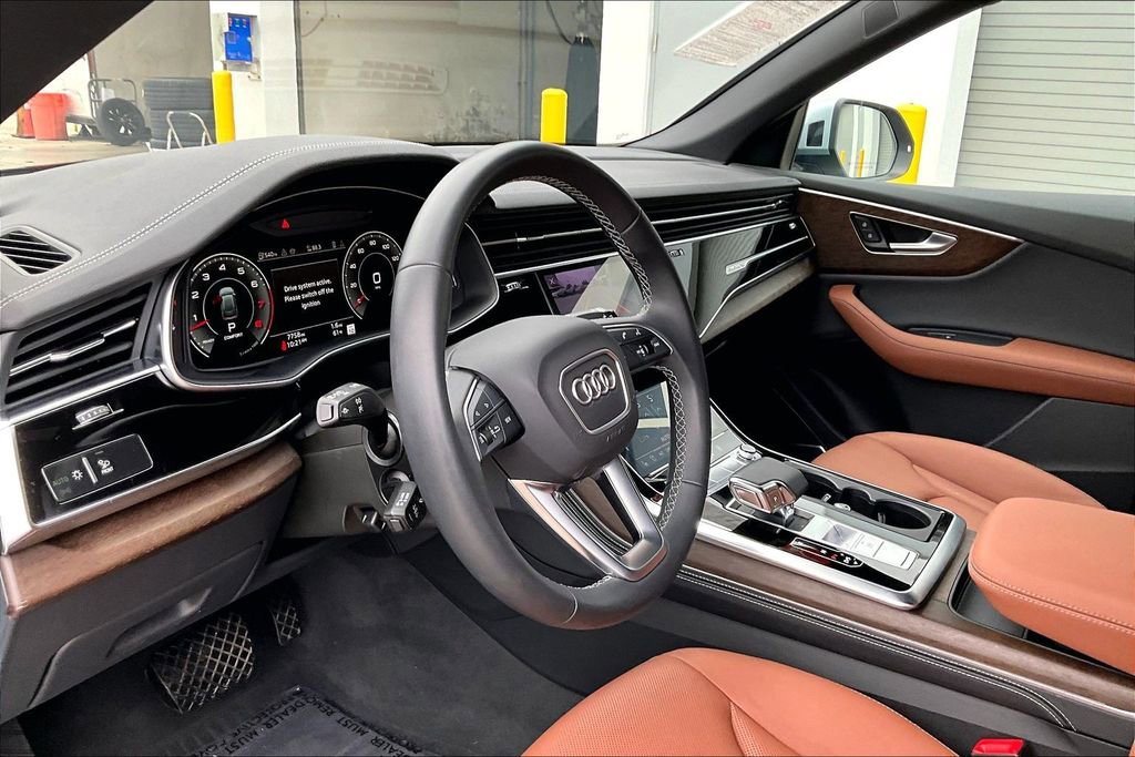 Used 2025 Audi Q8 Premium Plus w/ Premium Plus Package image 14