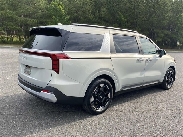 New 2025 Kia Carnival EX image 3