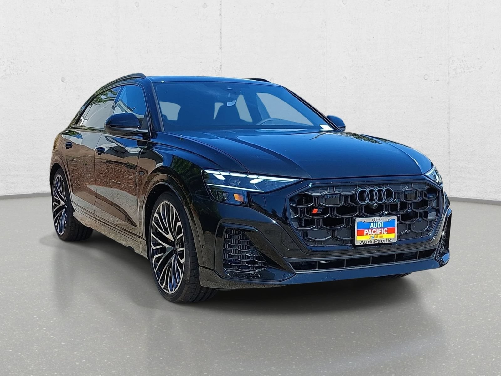 New 2026 Audi SQ8 Premium Plus AWD/4WD image 3