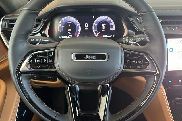 New 2026 Jeep Grand Cherokee Summit w/ Adv Protech Group IV AWD/4WD image 21