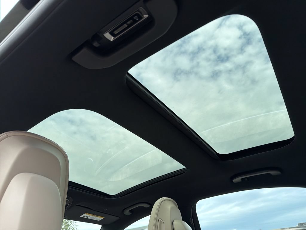 Used 2023 Mercedes-Benz C 300 4MATIC Sedan image 32
