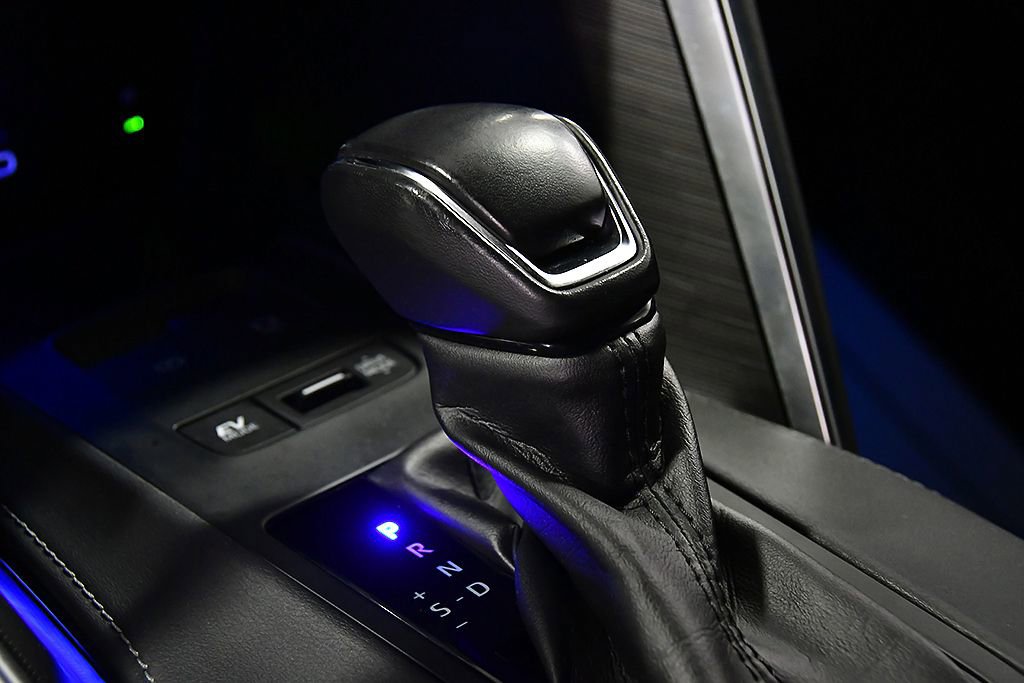 Used 2023 Toyota Venza XLE image 25