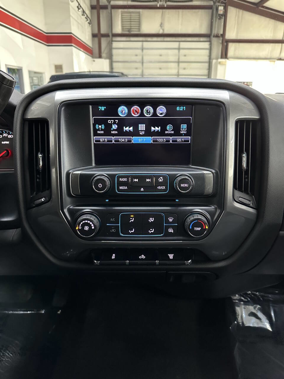 Used 2018 Chevrolet Silverado 3500 LT image 25