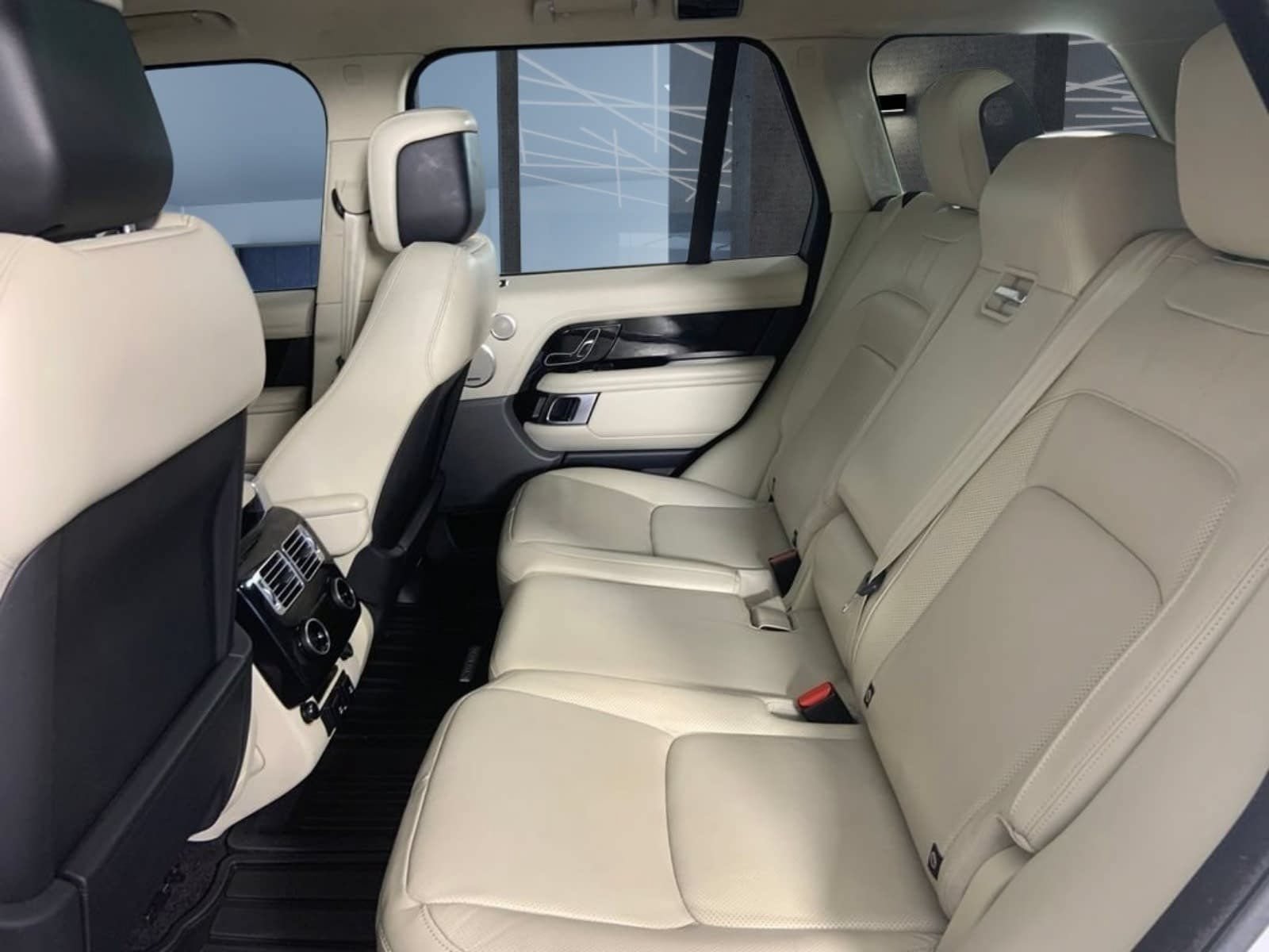 Used 2019 Land Rover Range Rover HSE AWD/4WD image 22
