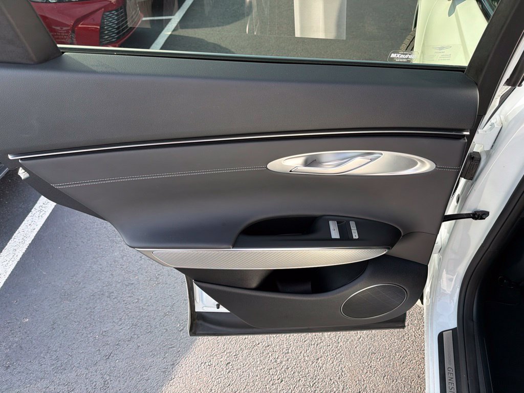 Used 2025 Genesis GV70 3.5T Sport AWD/4WD image 18
