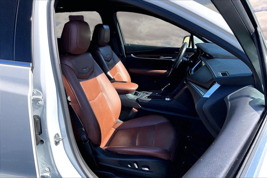 Certified 2022 Cadillac XT5 Premium Luxury FWD image 28