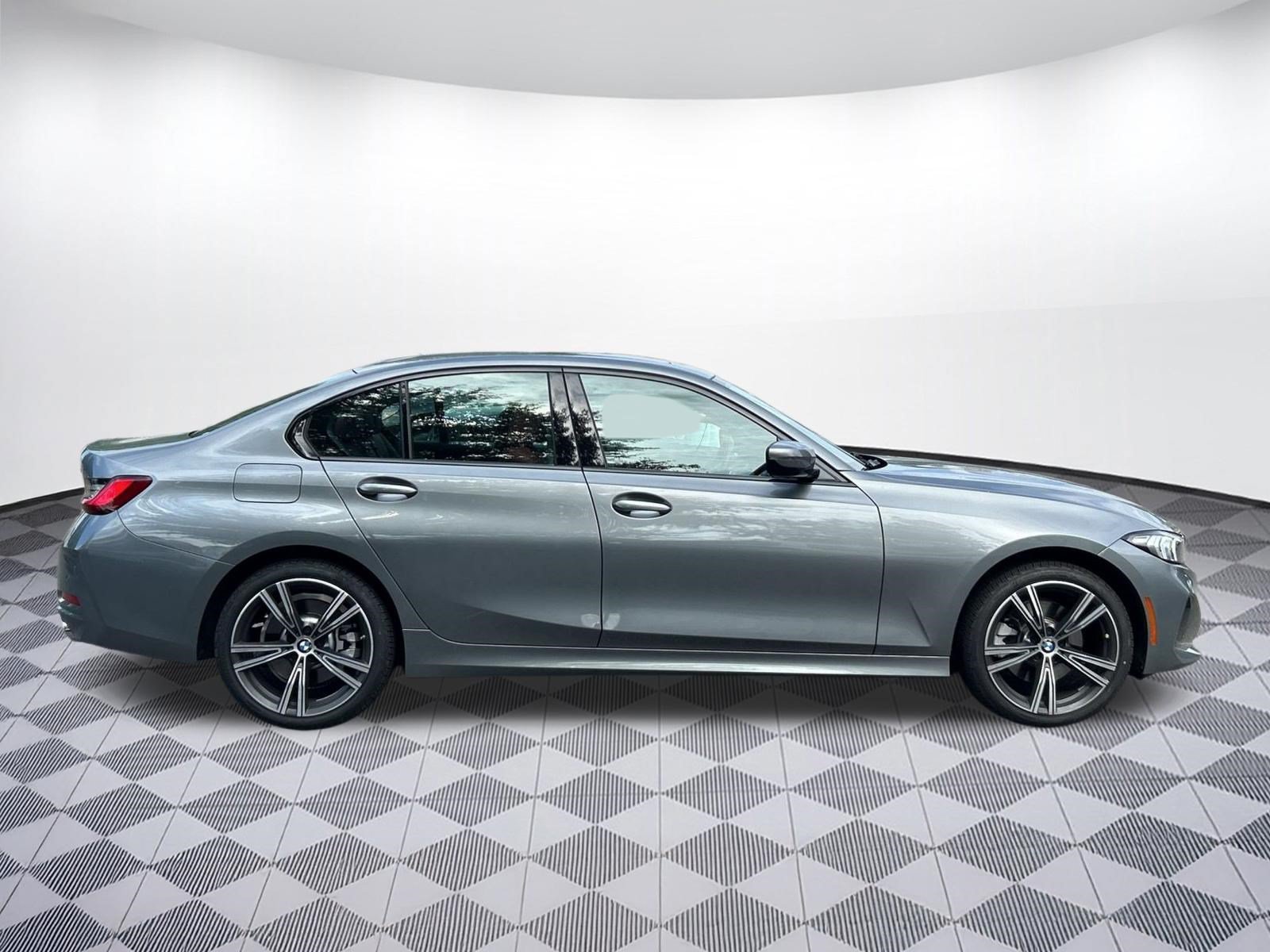 Used 2023 BMW 330i xDrive Sedan w/ Premium Package AWD/4WD image 8