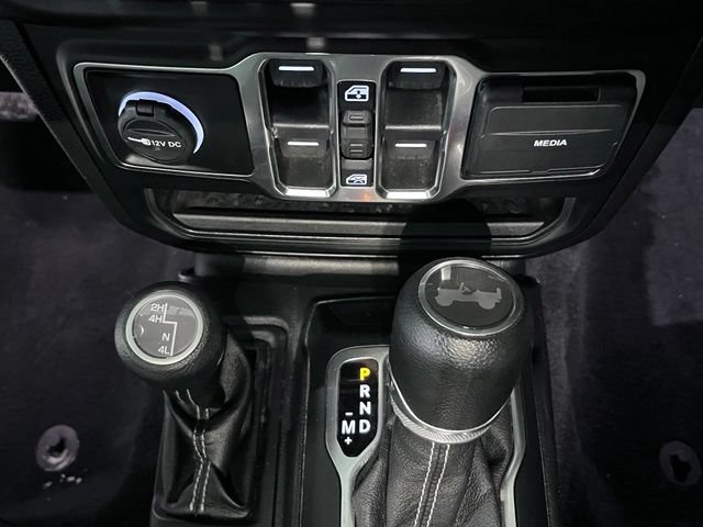 Used 2021 Jeep Wrangler Unlimited Sahara w/ Uconnect 4C Nav & Sound Group AWD/4WD image 29