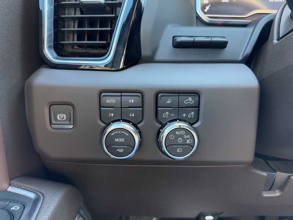 Used 2024 GMC Sierra 2500 Denali w/ Denali Reserve Package image 10