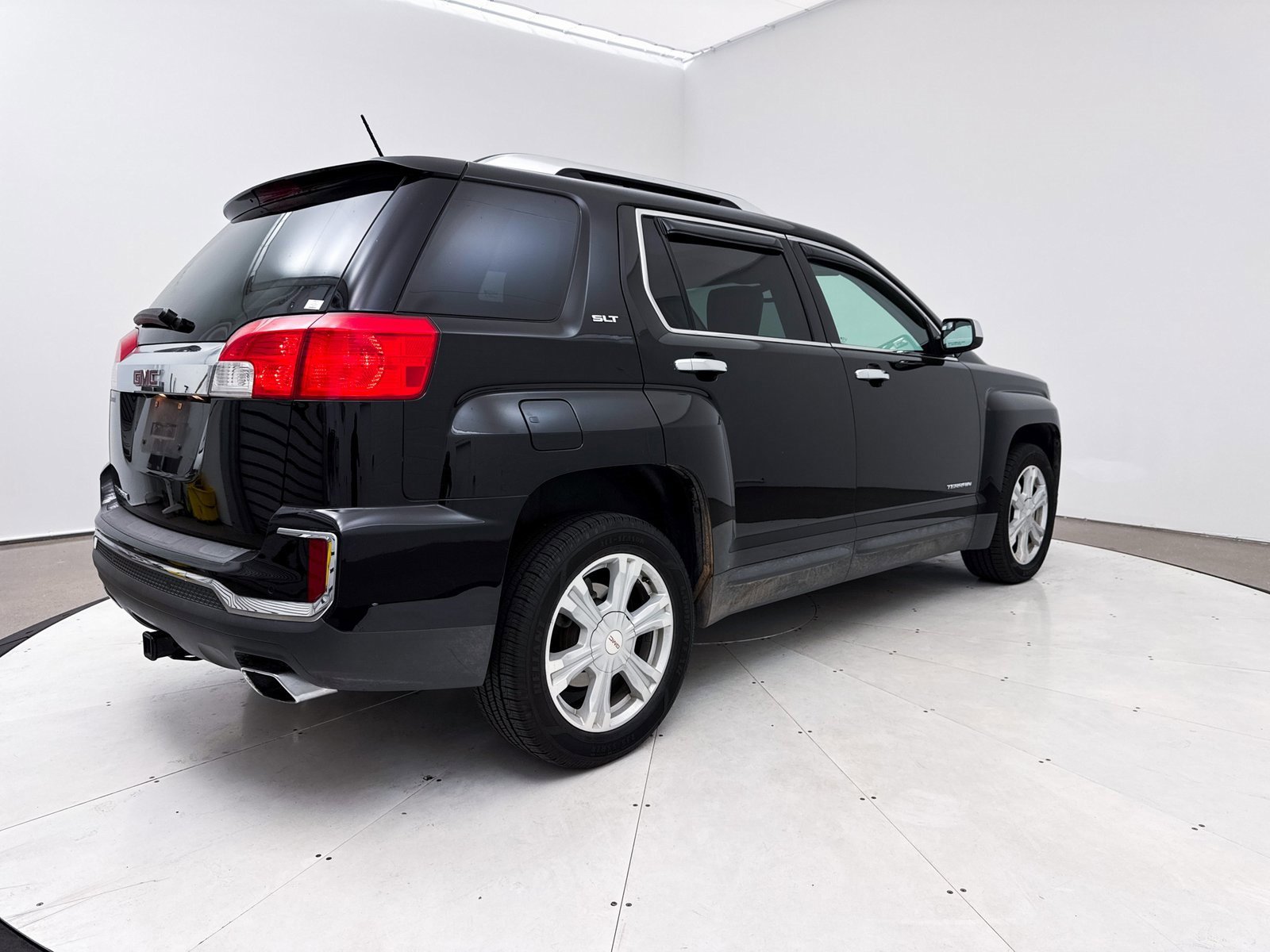 Used 2017 GMC Terrain SLT w/ Open Road Package image 16