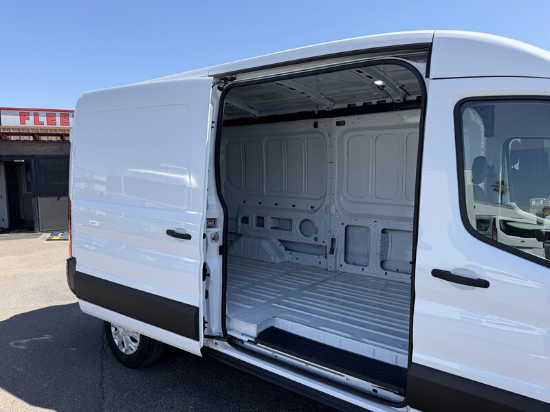 Used 2023 Ford E-Transit Medium Roof RWD image 10