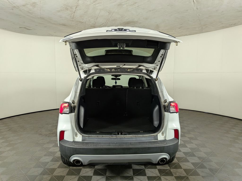 Used 2022 Ford Escape SE image 9