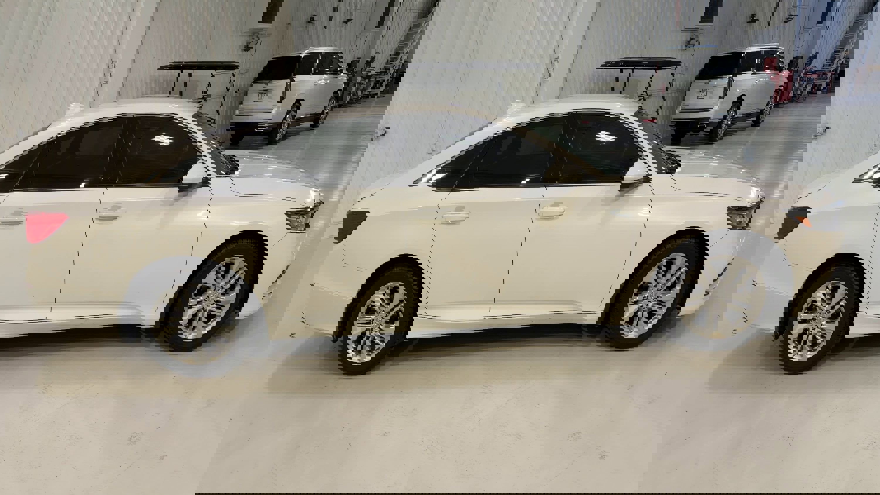 Used 2020 Honda Accord LX image 2