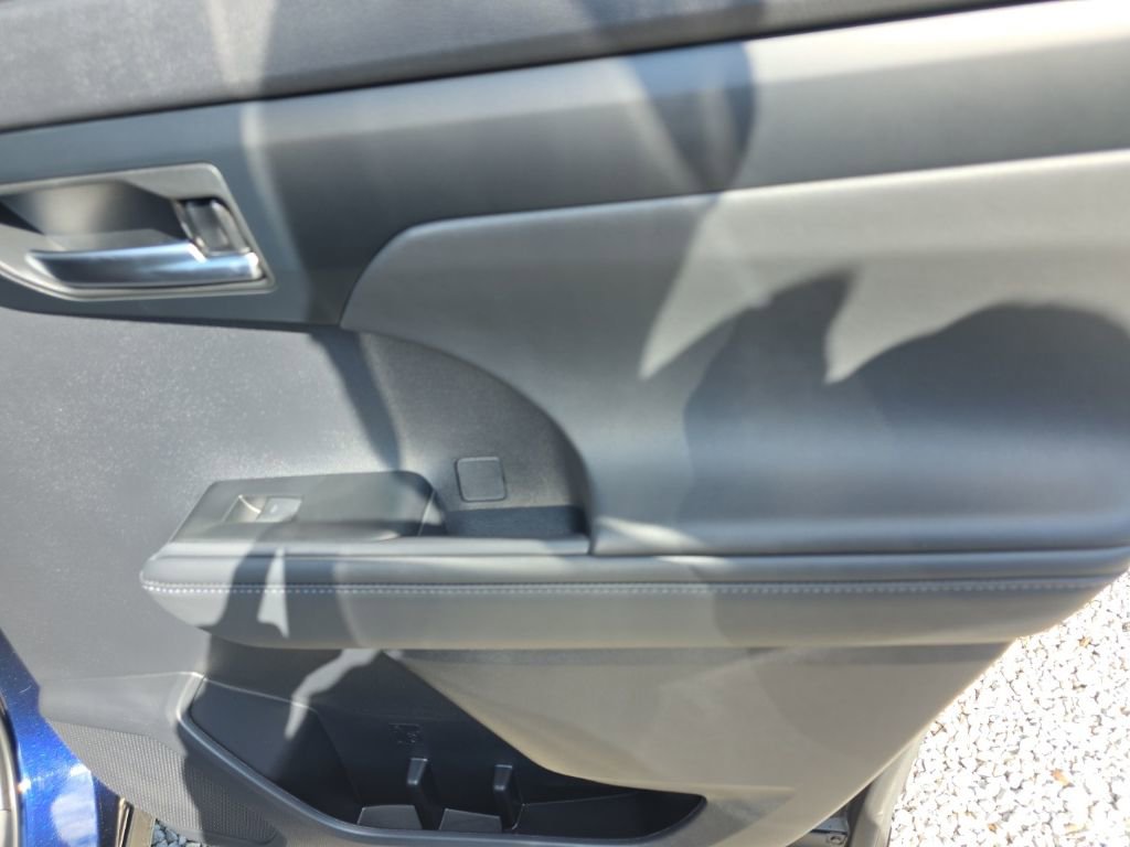Certified 2026 Toyota Highlander XLE image 18