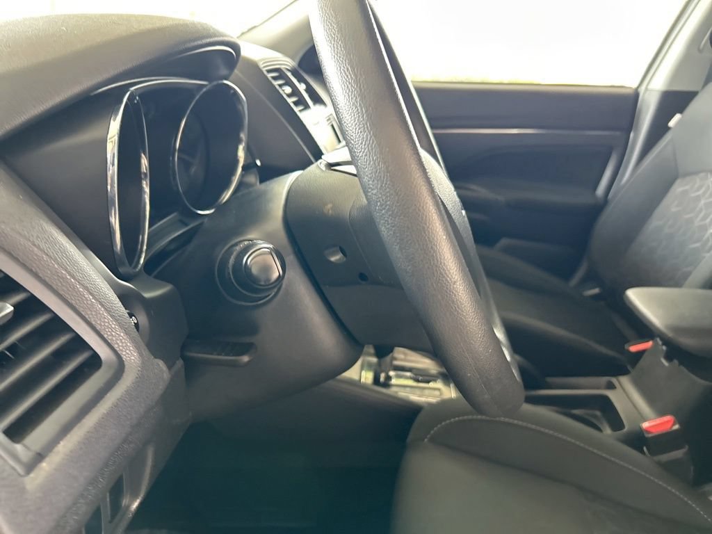 Used 2024 Mitsubishi Outlander Sport AWD image 32