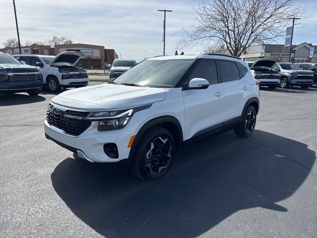 Used 2024 Kia Seltos EX image 3