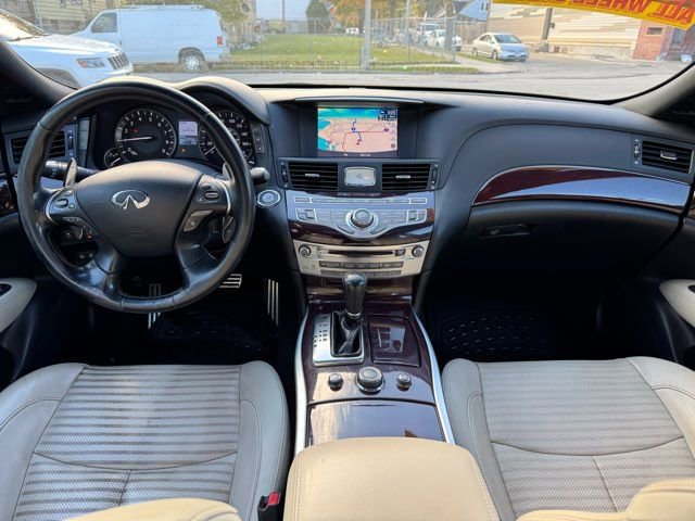 Used 2019 INFINITI Q70 Luxe w/ Sport Package image 27