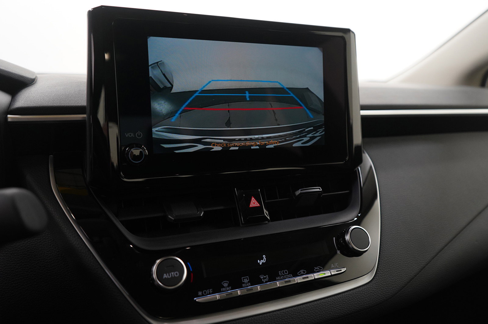 Used 2025 Toyota Corolla LE image 20