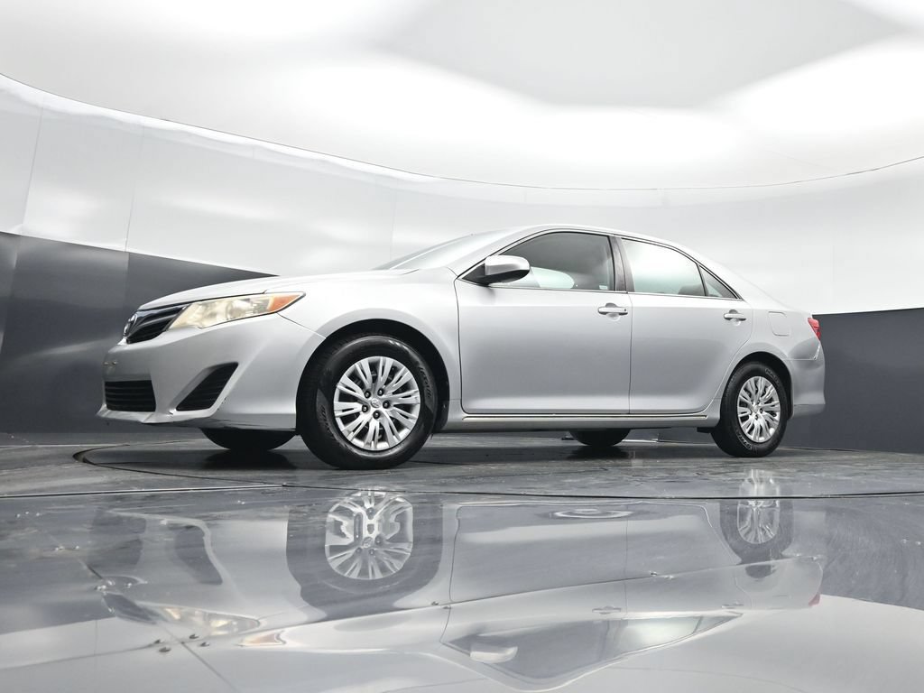 Used 2014 Toyota Camry LE FWD image 37