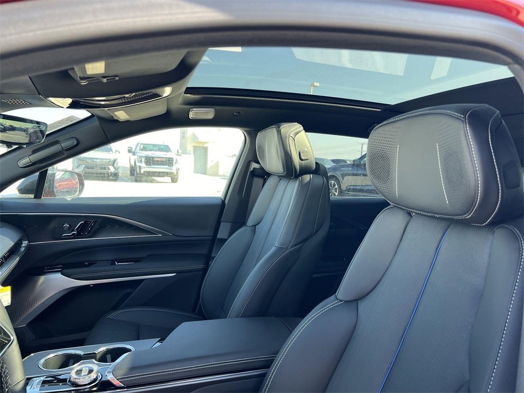 New 2026 Cadillac Lyriq V image 25