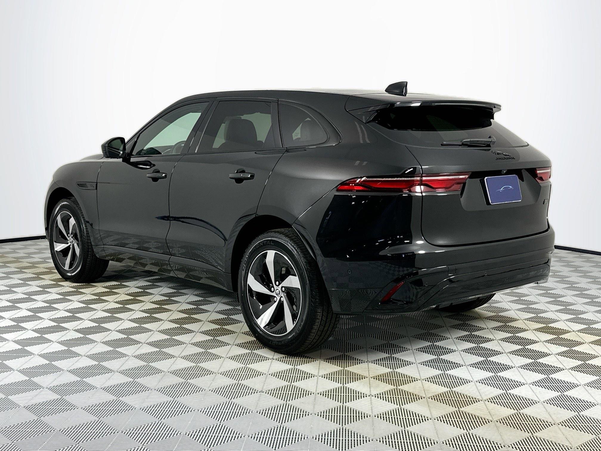 Used 2026 Jaguar F-PACE R-Dynamic S image 7