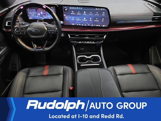 Used 2025 Chevrolet Traverse RS FWD image 13