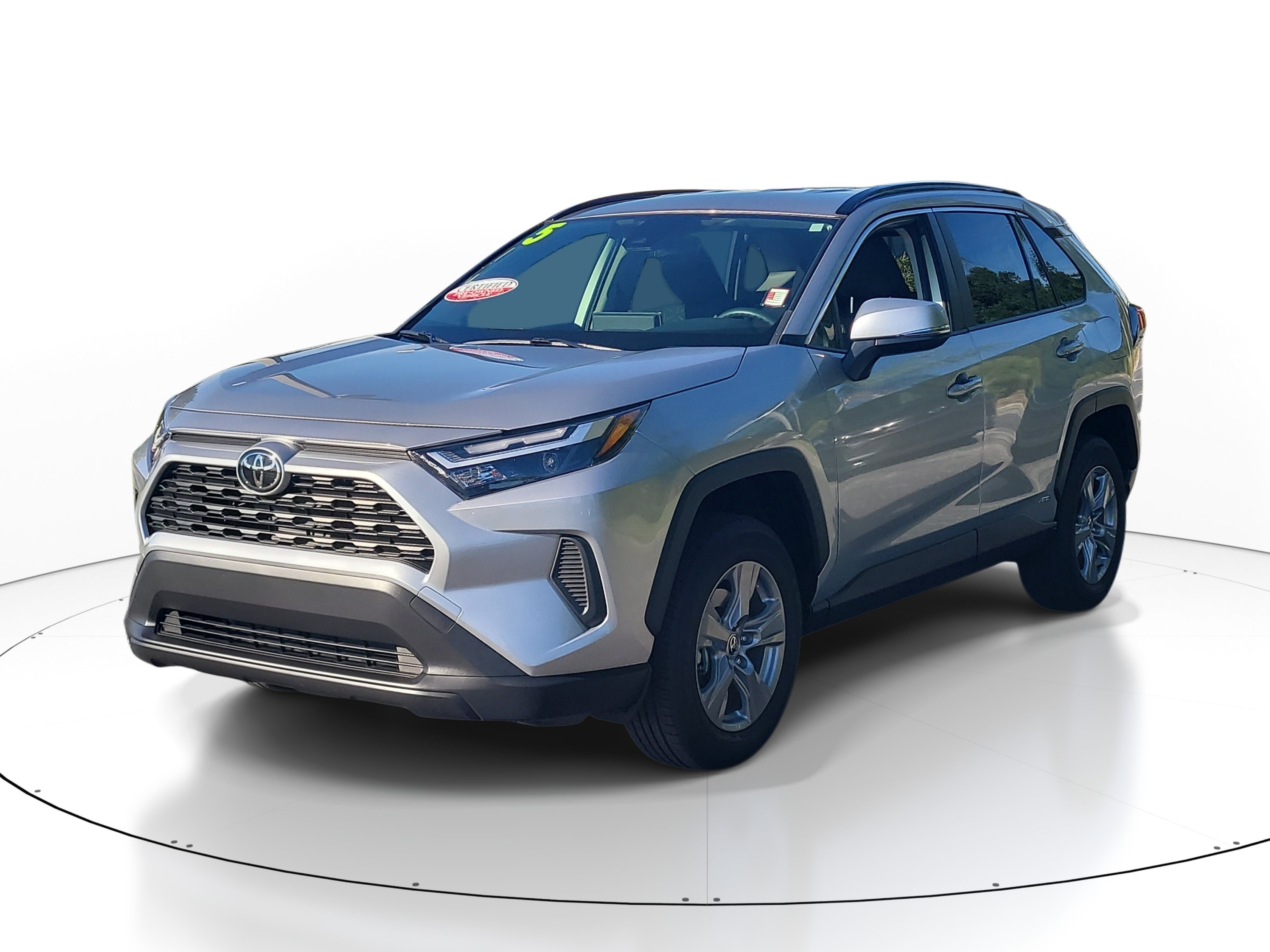 Used 2025 Toyota RAV4 XLE AWD/4WD image 3