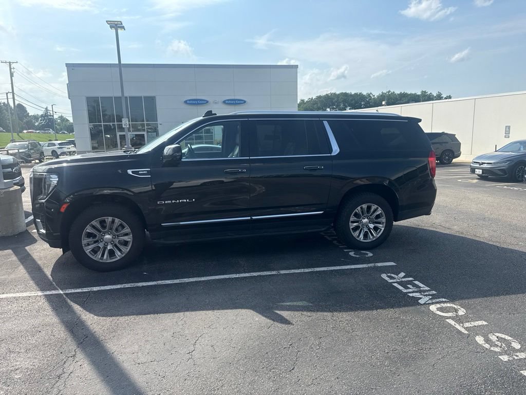 Used 2024 GMC Yukon XL Denali AWD/4WD image 10