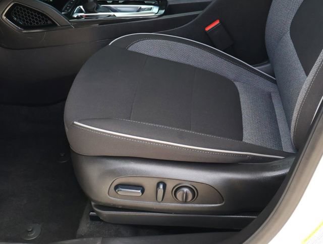 Used 2025 Chevrolet TrailBlazer LT w/ Convenience Package image 13