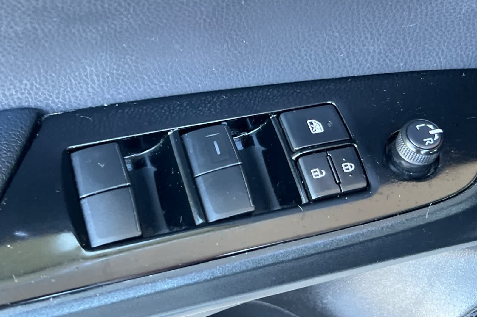 Used 2021 Toyota Prius LE FWD image 13