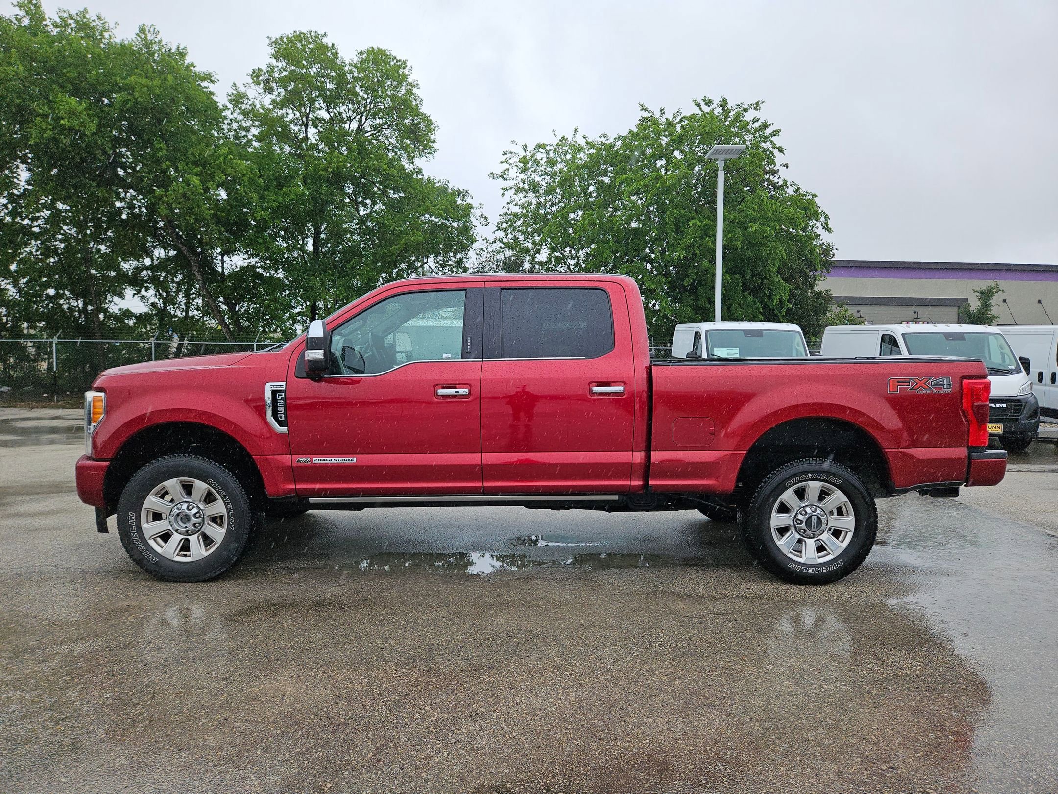 Used 2019 Ford F250 Platinum w/ FX4 Off-Road Package AWD/4WD image 6