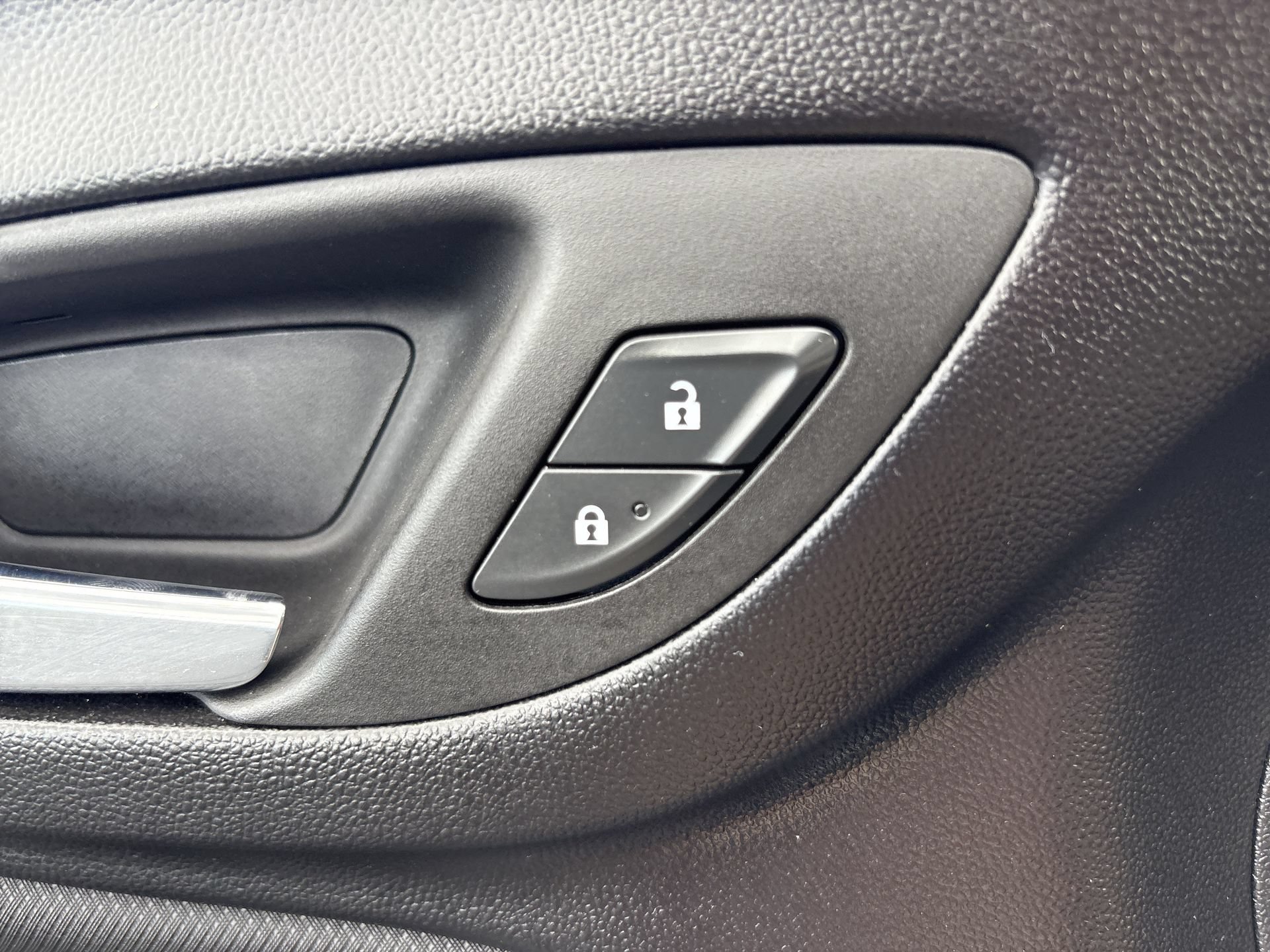 Used 2024 Chevrolet Equinox RS w/ LPO, Floor Liner Package FWD image 14