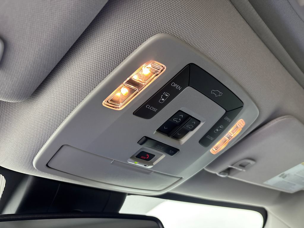 Certified 2026 Toyota Sienna XLE image 24