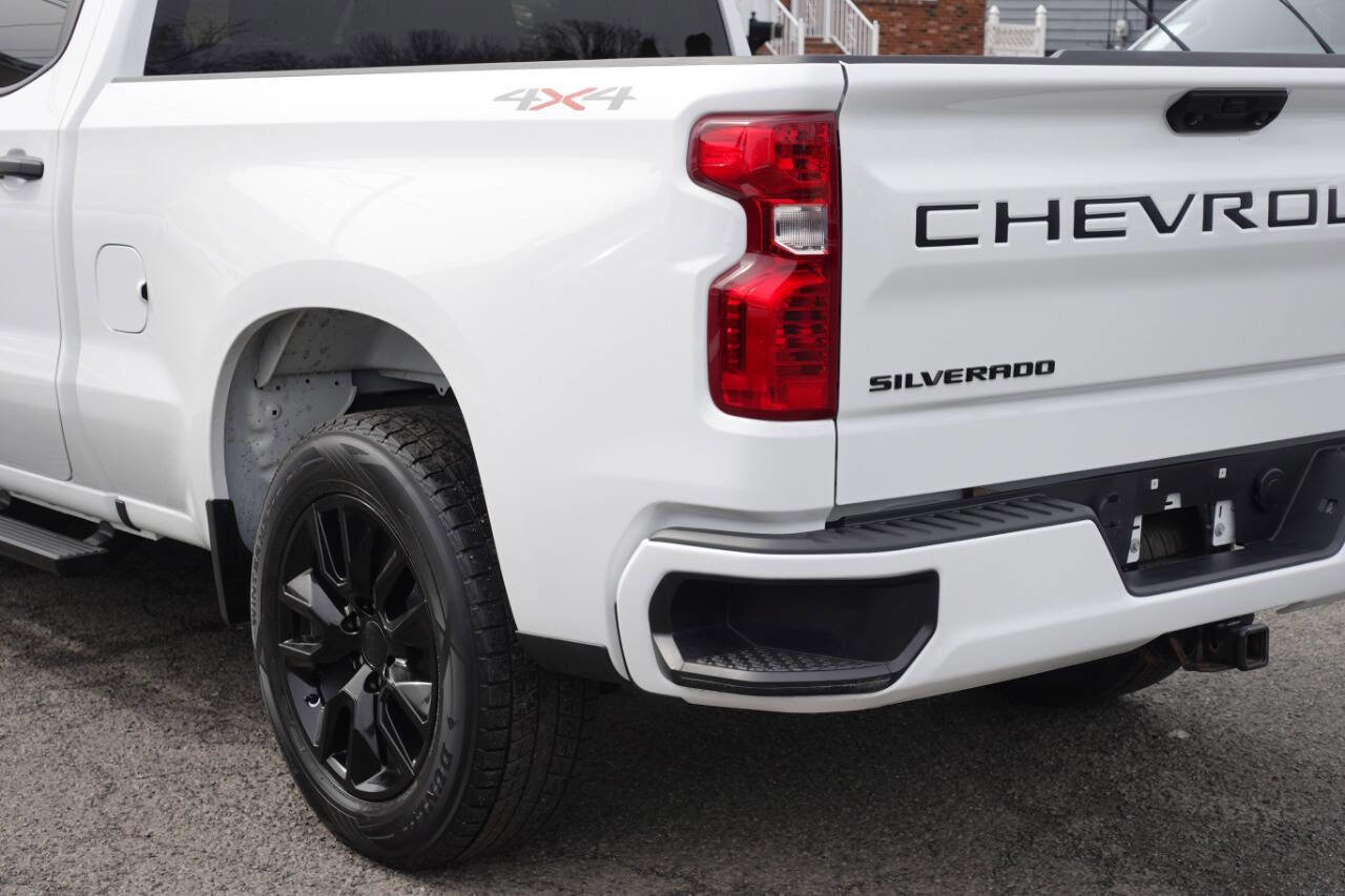 Used 2023 Chevrolet Silverado 1500 Custom w/ LPO, Dark Essentials Package AWD/4WD image 10