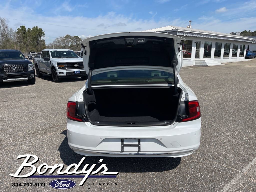 Used 2024 Volvo S90 B6 Plus image 14