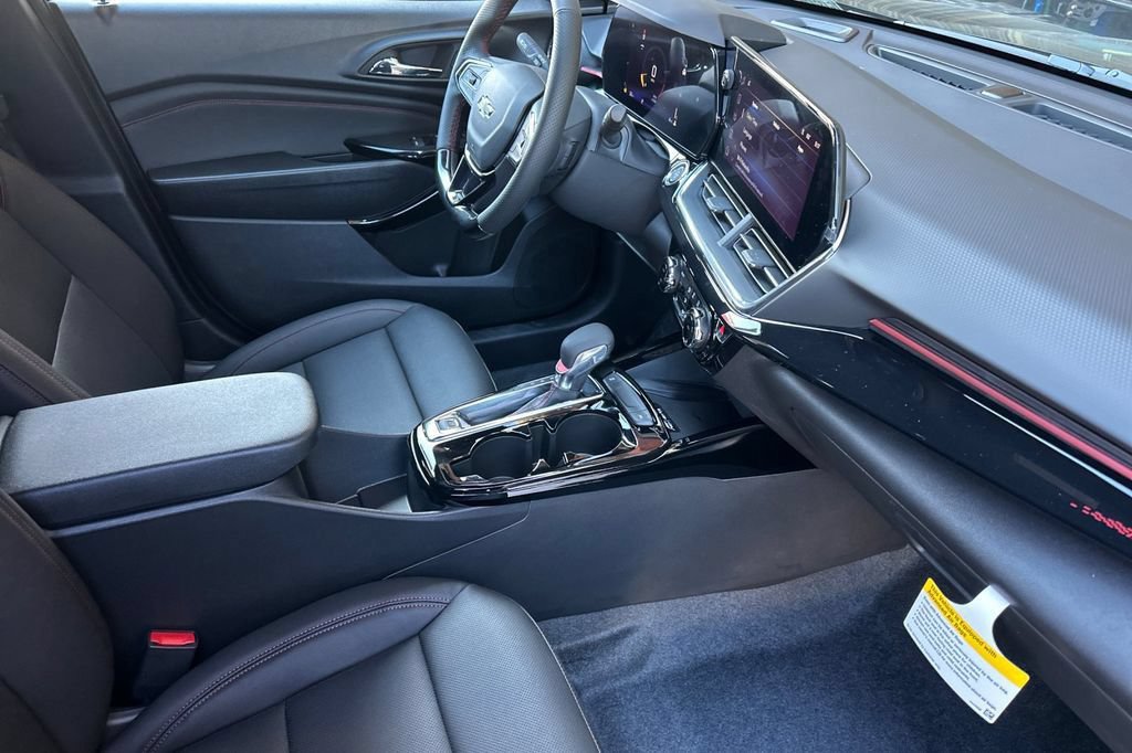New 2026 Chevrolet Trax RS w/ Sunroof Package FWD image 17
