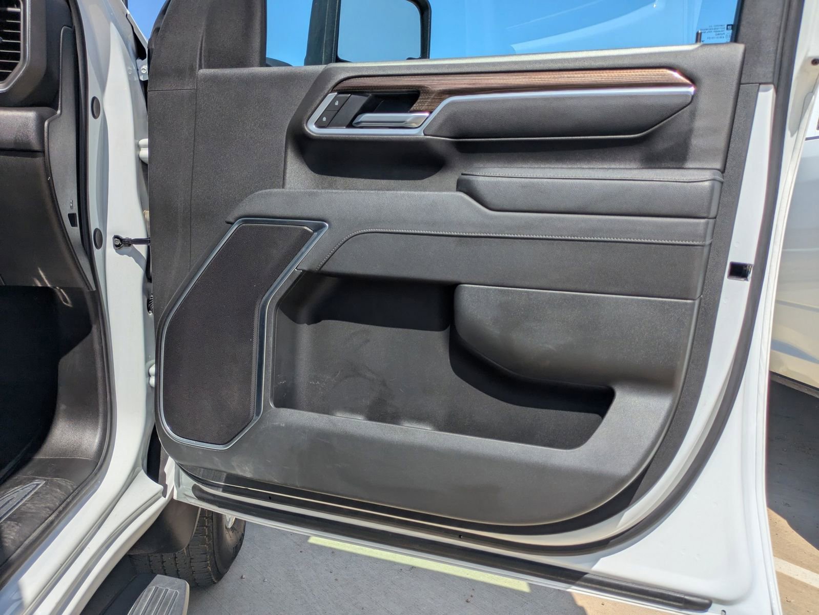 Used 2025 Chevrolet Silverado 2500 LT w/ Convenience Package AWD/4WD image 22