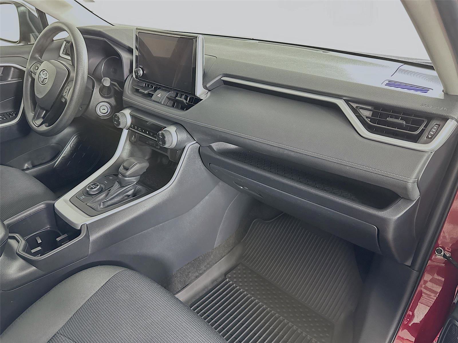 Certified 2025 Toyota RAV4 LE image 27