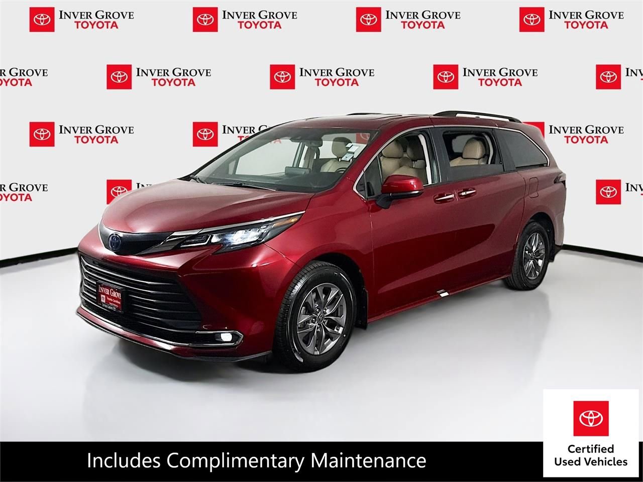 Certified 2024 Toyota Sienna XLE FWD image 1