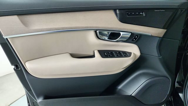 New 2026 Volvo XC90 T8 Plus w/ Protection Package Premier AWD/4WD image 9