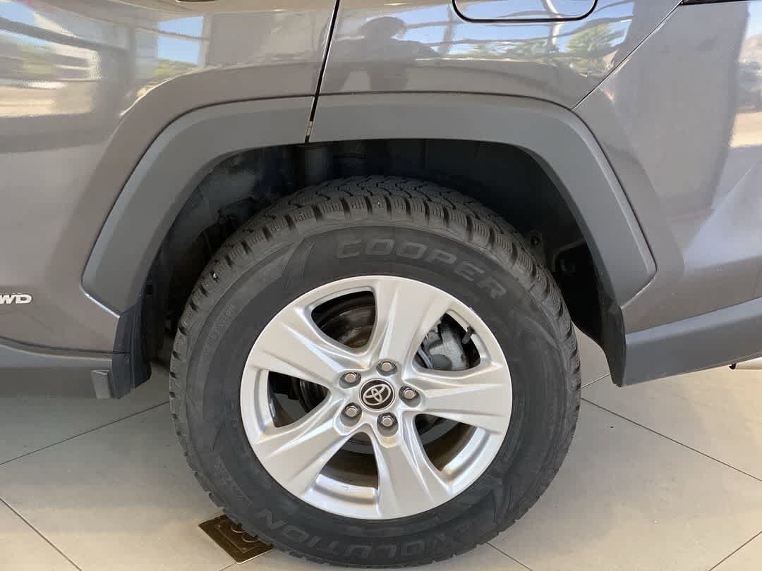 Used 2021 Toyota RAV4 XLE AWD/4WD image 13