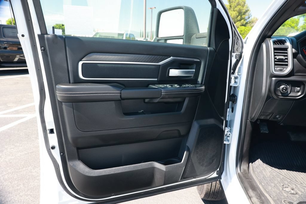 New 2026 RAM 3500 Big Horn AWD/4WD image 16