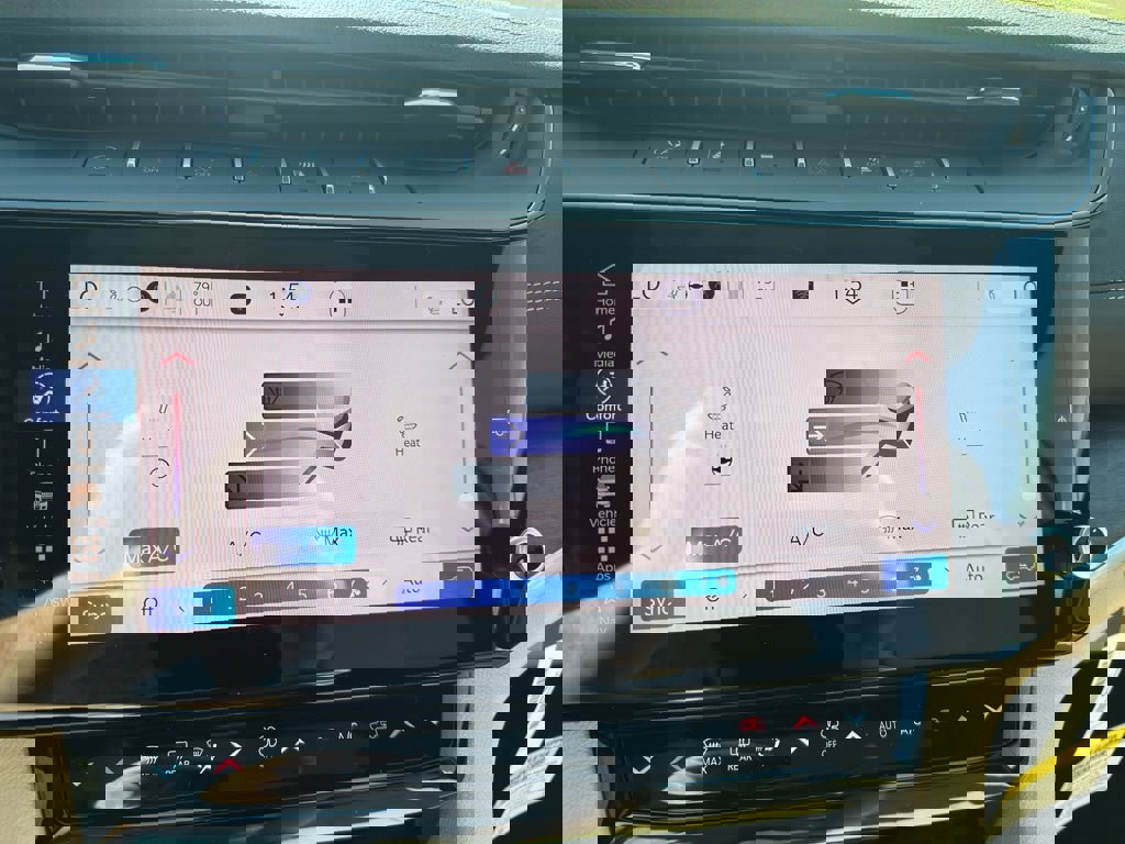 New 2026 Jeep Grand Cherokee Limited w/ Luxury Tech Group II image 18