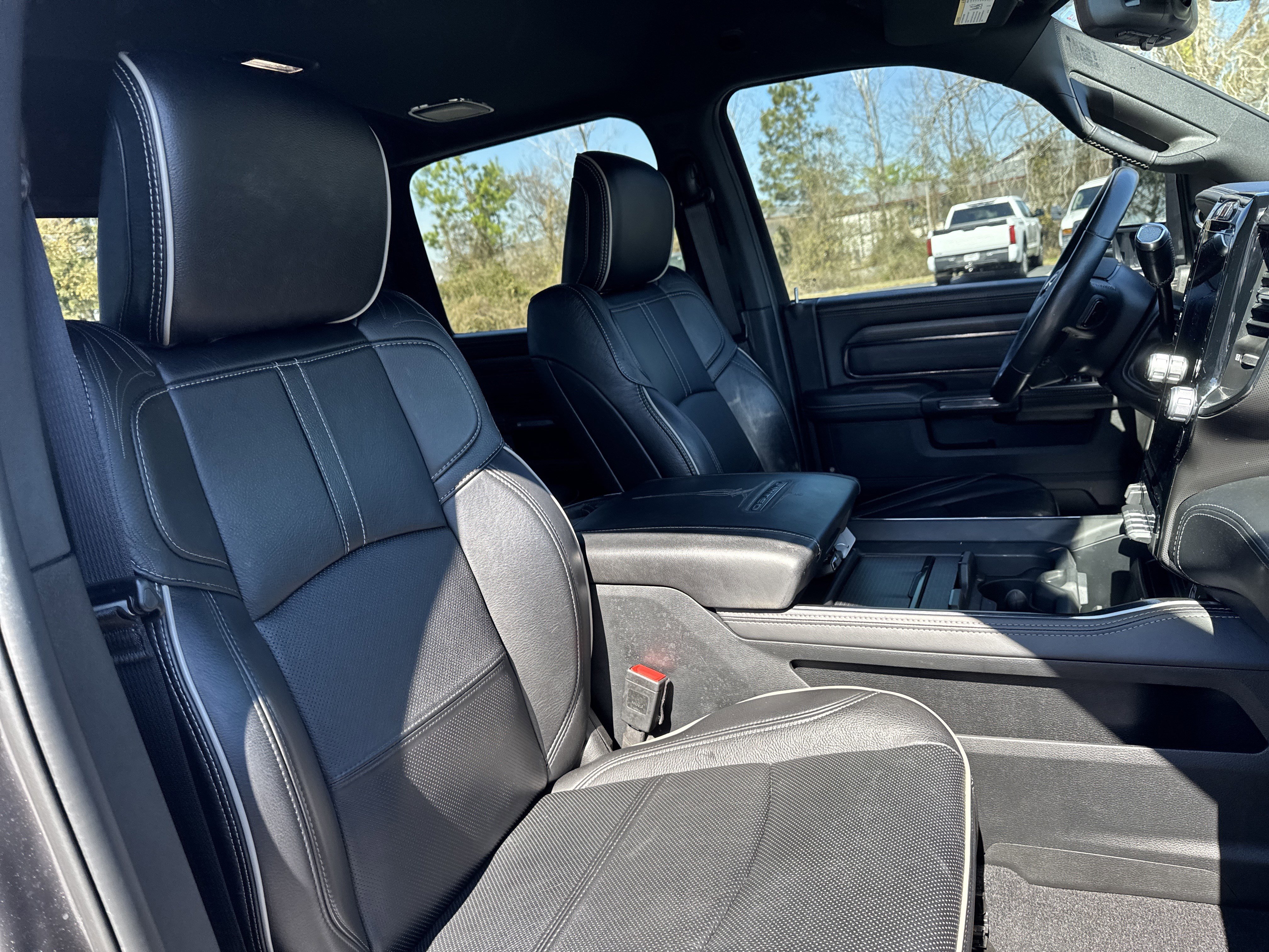Used 2024 RAM 2500 Limited image 33