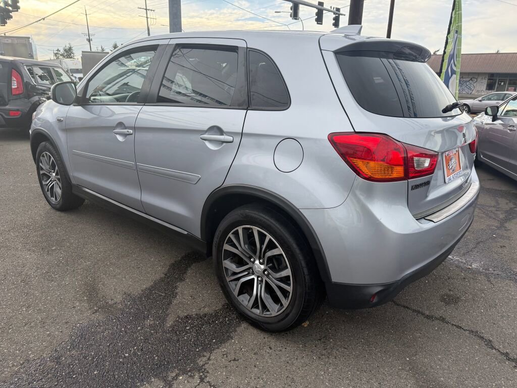Used 2017 Mitsubishi Outlander Sport ES image 5