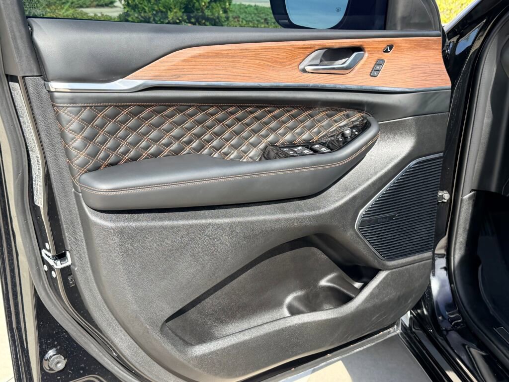 Used 2022 Jeep Grand Cherokee Summit w/ Adv Protech Group IV image 22